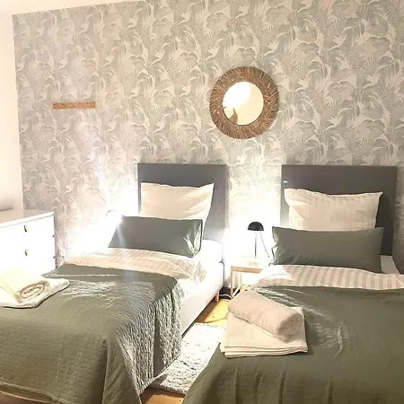 شقة Ddhomes 4 Raum 7 Betten Mit Terrasse Naehe Am Rhein أندرناخ